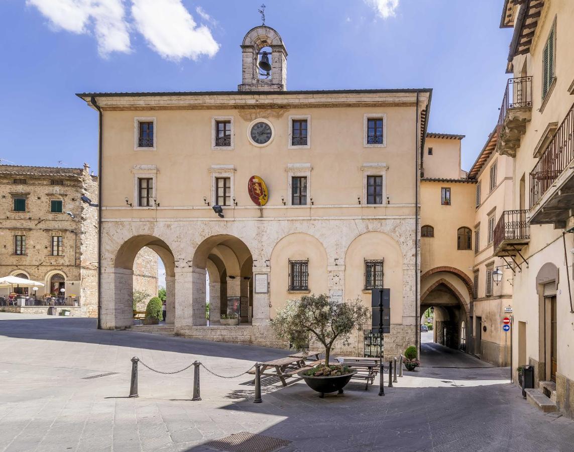 Palazzo Pio III - Residenza D'Epoca Bed and Breakfast Sarteano Exteriör bild