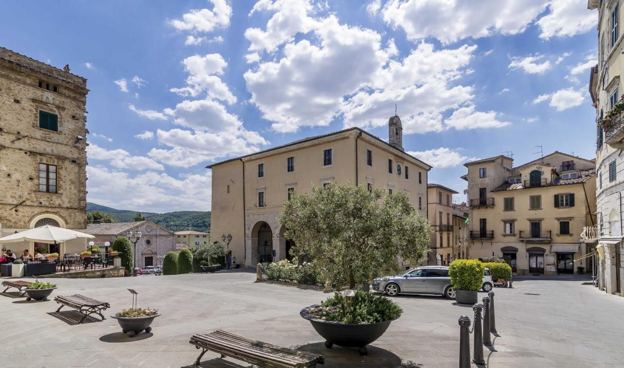 Palazzo Pio III - Residenza D'Epoca Bed and Breakfast Sarteano Exteriör bild